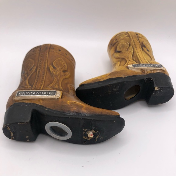 Arkansas Cowboy Boots Salt and Pepper Shakers - Picture 6 of 7